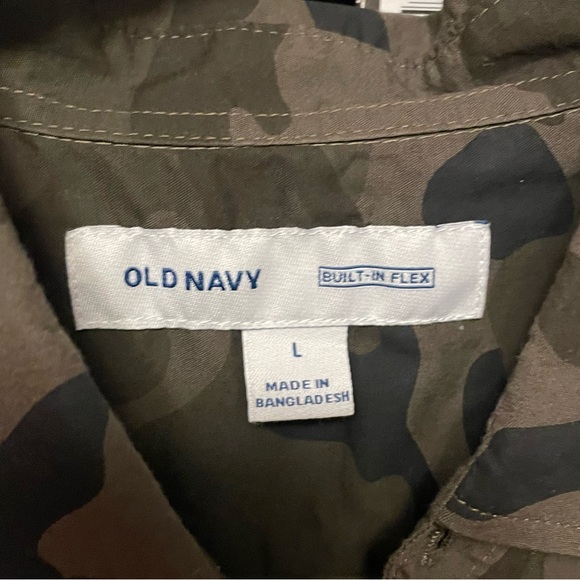 Old Navy Woodland Camouflage Button Up Sz Large Slim Fit NEW - Picture 3 of 3